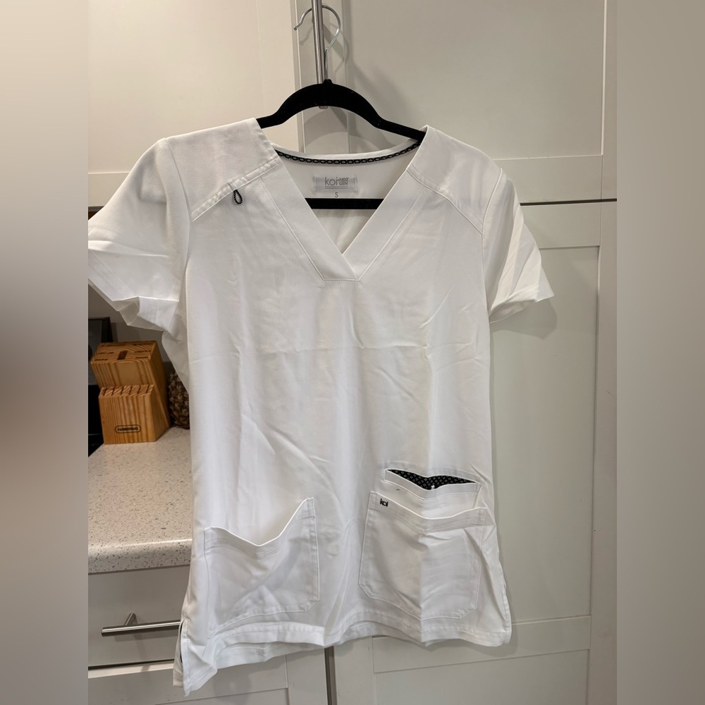 koi White V-Neck Medical Scrub Top and bottom set